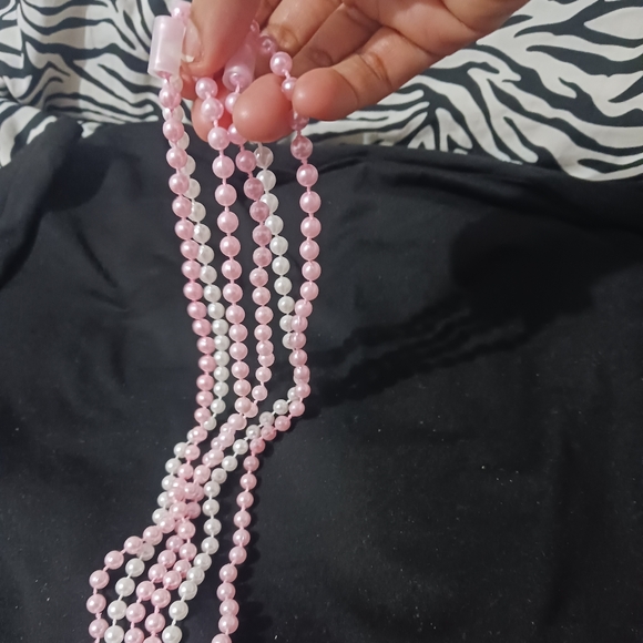 Bundle of Girl plastic Pearls fashion long necklaces - Picture 3 of 4